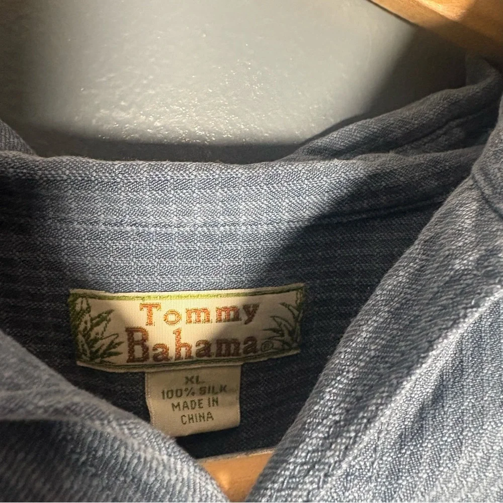 Tommy Bahama Men’s XL 100% Silk Button Down Shirt Blue Vintage - Picture 2 of 6
